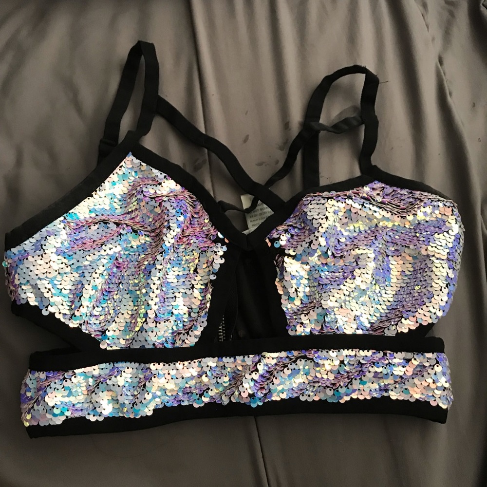 Iheartraves sequin top